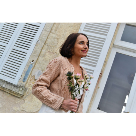 Kit de Tricô: Cardigan Feminino Exclusivo e Refinado em Lã Merino