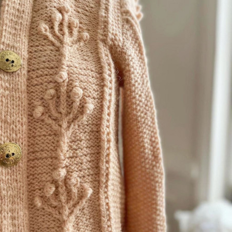 Kit de Tricô: Cardigan Feminino Exclusivo e Refinado em Lã Merino