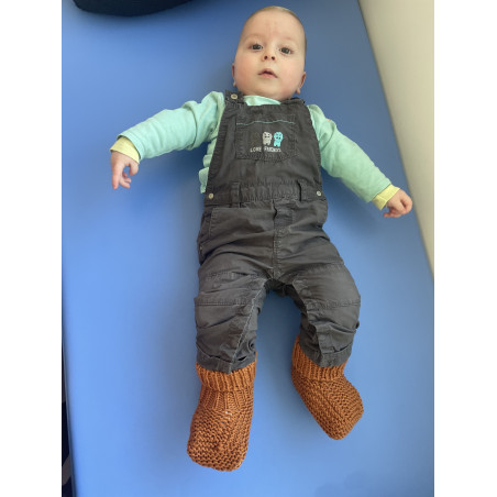 Slippers suitable for casts and splints