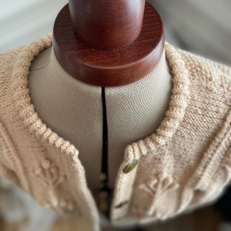 Kit de Tricô: Cardigan Feminino Exclusivo e Refinado em Lã Merino