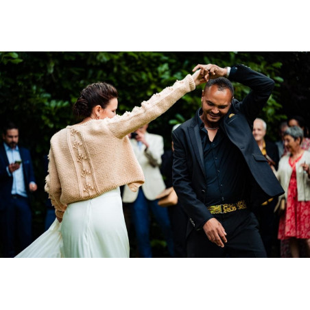 Set de tricotat: Cardigan unic și rafinat din lână merinos pentru femei