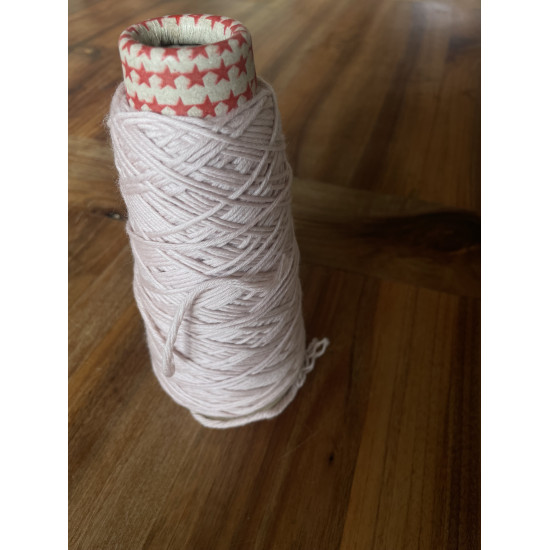 De anti-verspilling wol kegel: OUD ROZE De anti-verspilling wol kegel: OUD ROZE
