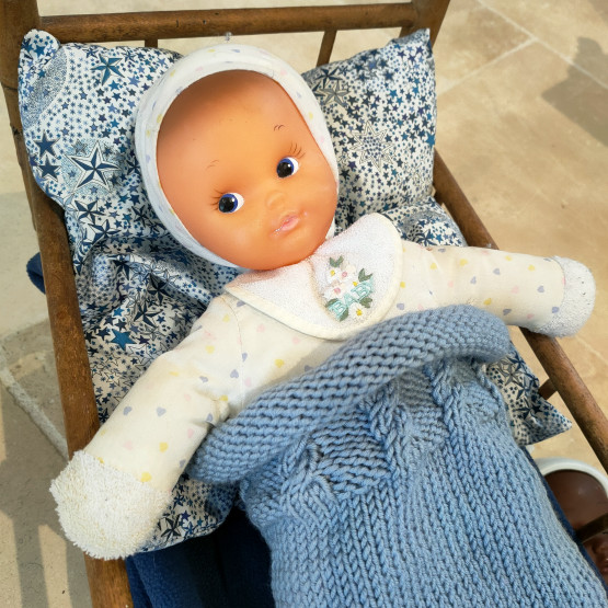 Kit de tricô "The Mini Doll Cocoon"