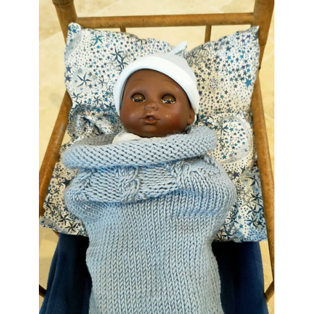 Kit de tricô "The Mini Doll Cocoon"