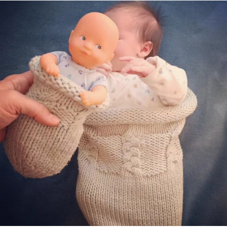 Kit de tricô "The Mini Doll Cocoon"